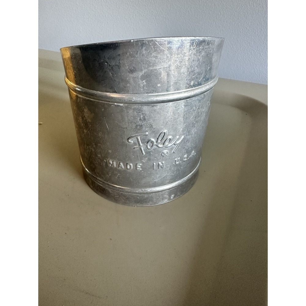 Vintage Foley USA 2 Cup Flour Sifter with Metal Squeeze Handle 1950's